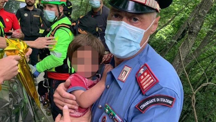 Storia di Nicola, il bambino che parlava coi lupi. Con lo psichiatra infantile Federico Tonioni e l'etologo Enrico Alleva / Covid, Abrignani (Cts): "Se sei vaccinato la variante Delta è come un' influenza"