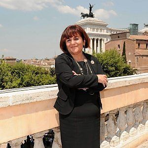 Agenzia delle Entrate, tagliati 100 dirigenti