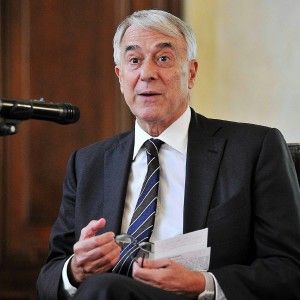 Pisapia: "L'immunit&agrave; non serve n&eacute; ai sindaci n&eacute; ai senatori e basta con le due Camere"