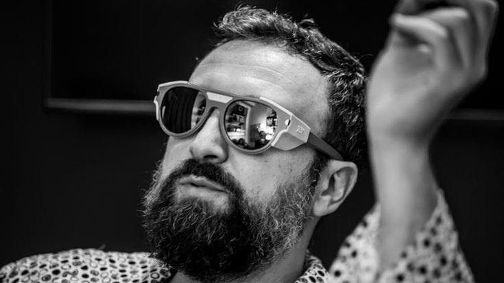 Dargen D’Amico: “Al Muretto con Marracash e al Parini con Guè, Milano è in tutto ciò che faccio”