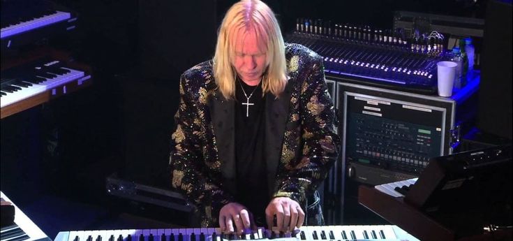 Rick Wakeman torna in Italia: "David Bowie, un maestro"