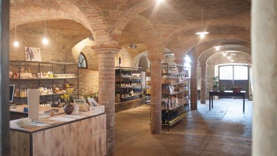 L’Azienda Stuard accoglie i parmigiani al Podere: visite guidate e aperitivi nell’aia