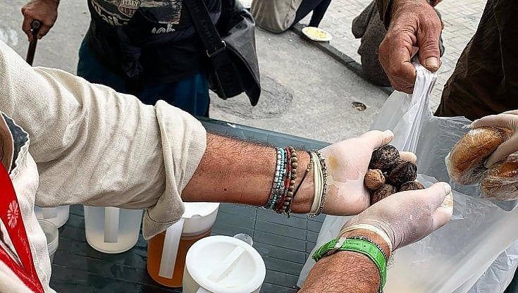Rapporto Caritas, un terzo dei nuovi poveri Covid ancora non ce la fa: "Il Reddito di cittadinanza non va abolito, ma ripensato e rafforzato"