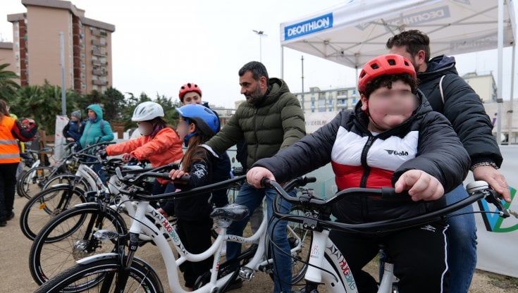 Bari, altre due bici speciali per i disabili consegnate alla scuola di ciclismo