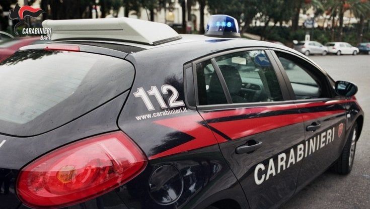 Briosco, donna in carrozzella rubava telefonini, soldi e carte di credito a chi la aiutava: arrestata. Fra le vittime anche il suo medico