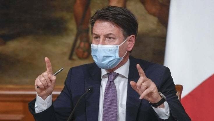 Crisi di governo, Conte sogna la doppietta: spedire all'opposizione anche il secondo Matteo