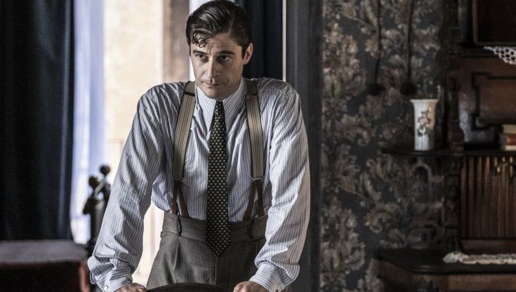Il commissario Ricciardi, la sfida vintage al mito di Montalbano