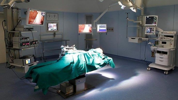  Ospedali pubblici in emergenza Covid in Piemonte, ma i letti privati chiesti dalla Regione restano vuoti