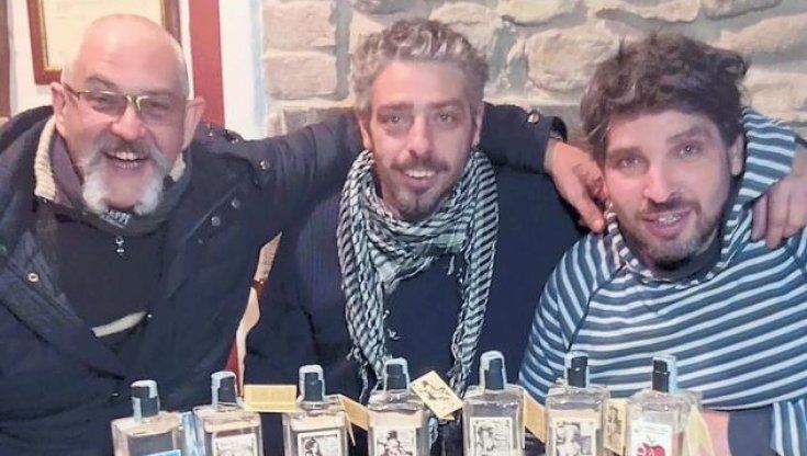 "Molliamo tutto per l'acquavite". La svolta di tre amici che hanno cambiato vita