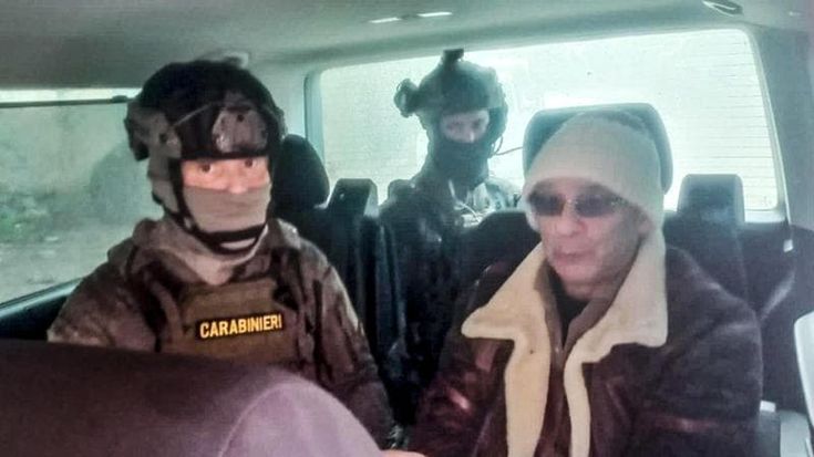 Messina Denaro, perquisito ex primario. “È lui Parmigiano”. Aveva revolver in giardino: arrestato