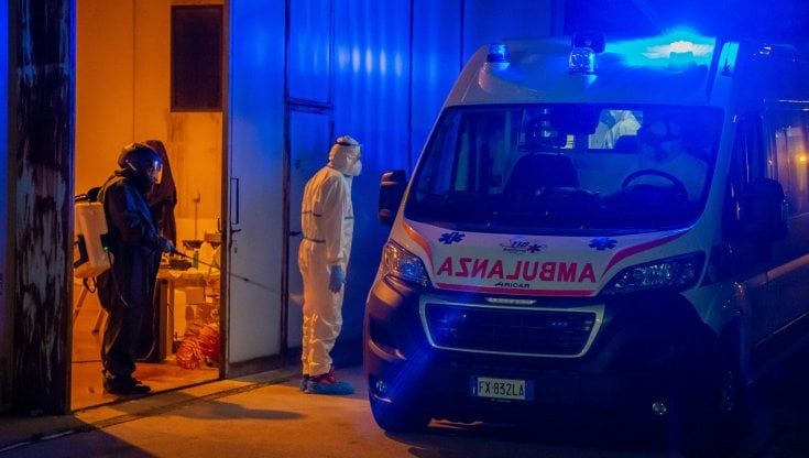 Incidente mortale sul lavoro a Verona, un uomo resta schiacciato sotto il camion