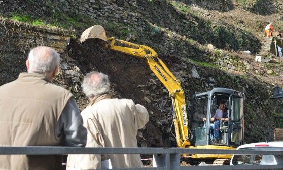 Liguria, tra le frane &egrave; di nuovo allerta 1. A10 chiusa tra Voltri e Pegli per smottamento