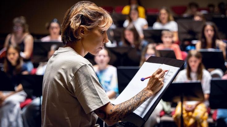 Malika Ayane: “Alla Scala torno a cantare con il Coro che mi ha fatta crescere”
