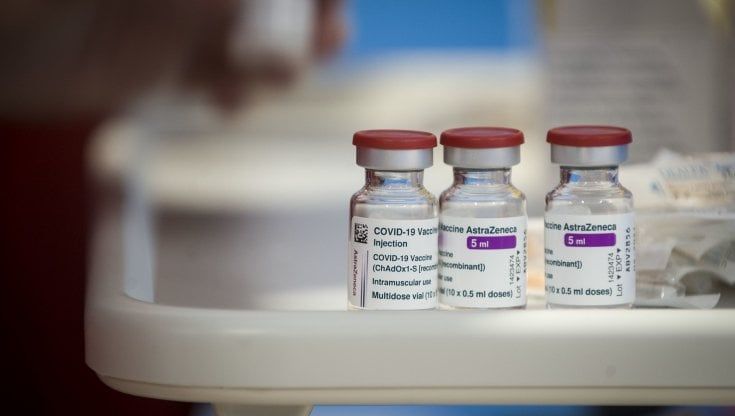 Venti dosi a settimana a ogni medico di base. Lite sui vaccini ai disabili