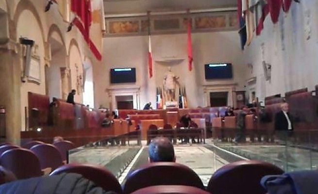 Biglietti clonati e fondi neri, bufera su Atac<br />"Commissione d'inchiesta del Comune"