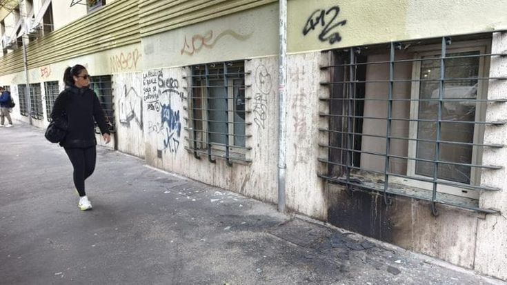 Tre molotov contro l’appartamento di Emanuele Fragalà: attentato contro il figlio del boss