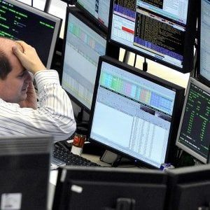 Sale il rendimento dei Btp all'asta del Tesoro, spread in calo. Rimbalzo di Piazza Affari: +2,09%