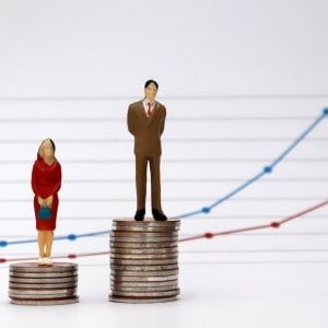 Donne nei luoghi di comando: soltanto una per tre uomini