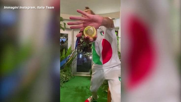Tokyo 2020, Tamberi come Goku: l''onda energetica' per mostrare la medaglia d'oro