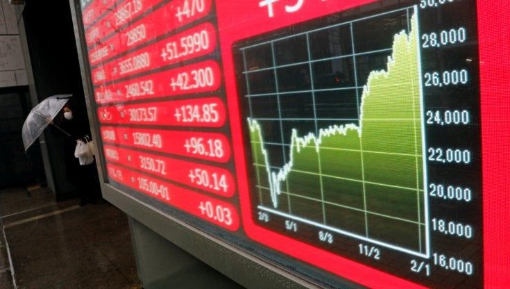 Listini Ue positivi con lo sprint sui vaccini. Le Borse asiatiche salgono a nuovi massimi