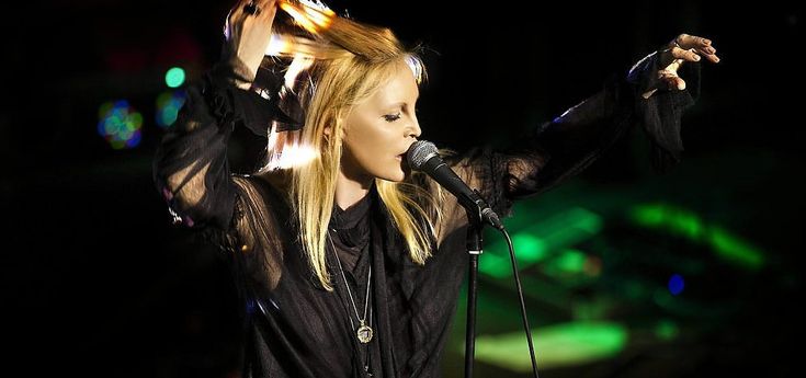 Patty Pravo, l'icona torna a Sanremo: "Spero di non vincere, che noia quel trofeo..."