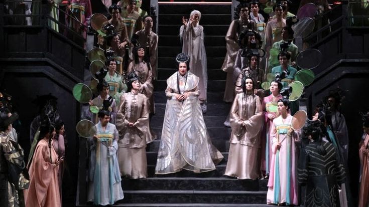 Nicola Luisotti: “Sul podio della Turandot sento tutta la sofferenza di Puccini”