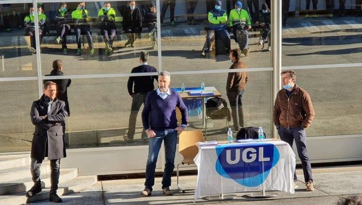 Riva del Garda, esibisce un Green Pass non suo e l'azienda lo licenzia: "Ho sbagliato, l'ho fatto per motivi di salute"
