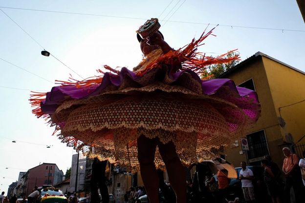 Milano come Rio, la parata di Expo dei popoli colora via Padova