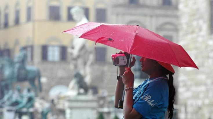 Previsioni meteo, weekend delle Palme a rischio nubifragi al Nord, Pasqua e Pasquetta con sole e caldo