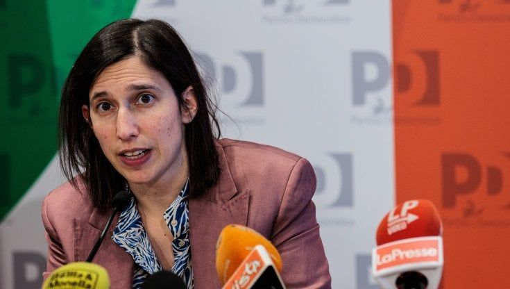 Schlein dopo la sconfitta alle urne rinvia la missione a Bruxelles. Clima teso nel partito