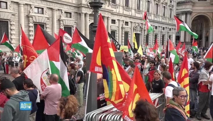 Milano scende in piazza contro il Ddl antisemitismo. Moni Ovadia: "Una legge criminale"