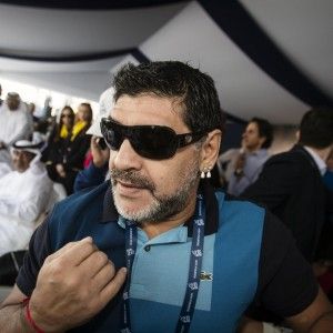 Maradona &egrave; tornato al San Paolo<br />ovazione dei tifosi per il "Pibe"<br />abbraccio con De Laurentiis