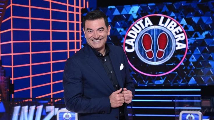 “Caduta libera” e il “Milionario”: Max Giusti e Gerry Scotti rilanciano i vecchi quiz