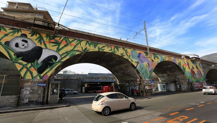 Una favola sull'ambiente nel più grande murale di Genova a Rivarolo