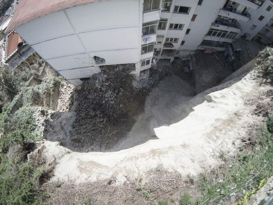 Frana di Posillipo, l'area è sotto sequestro