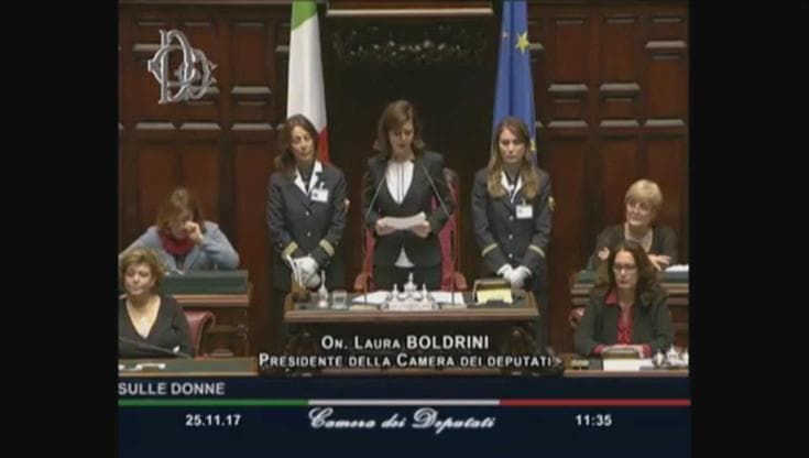 Violenza sulle donne, Boldrini: "È violazione dei diritti umani, non un fatto privato"
