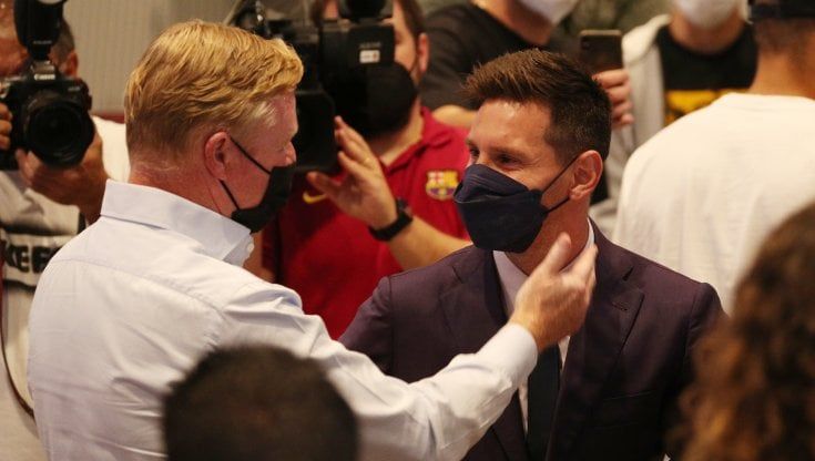 Piqué si taglia l'ingaggio e salva il Barcellona. Koeman: "Messi? Basta vivere nel passato"