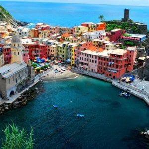 Vernazza, la Pro Loco: "Soggiorno gratuito ai ragazzi aggrediti dagli omofobi, le vere Cinque Terre sono queste"