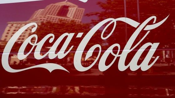 Coca Cola alla cannabis, l'annuncio: "Lavoriamo a una bevanda che contiene marijuana"