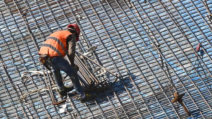 Istat, crescono gli occupati: + 82 mila a giugno. La disoccupazione cala al 7,4%