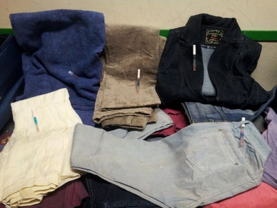 Malpensa, coca intrisa negli abiti<br />e nascosta nelle calze: due arresti