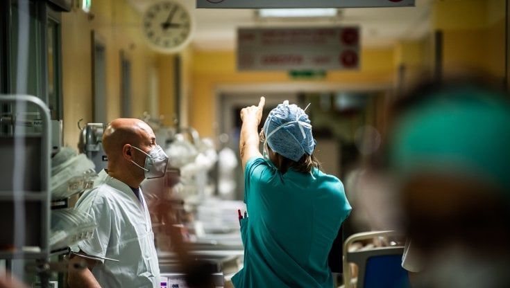 Istat, il Covid abbatte di due anni e mezzo la speranza di vita dei lombardi 