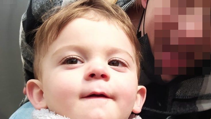 Belluno, bimbo morto dopo aver ingerito qualcosa: indagato il padre