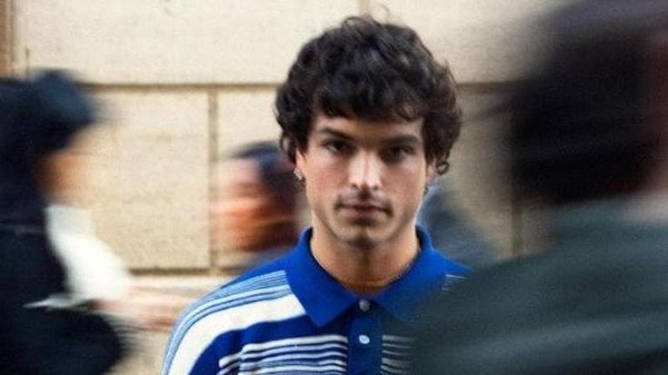 Leo Gassmann canta per la serie del papà Alessandro ‘Un professore 2’: ‘Dammi un bacio ja’’