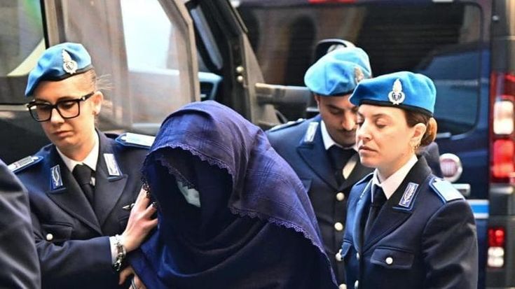 Saman, parla per la prima volta la madre: "L’ho vista svanire nel buio. Non l’ho uccisa io”