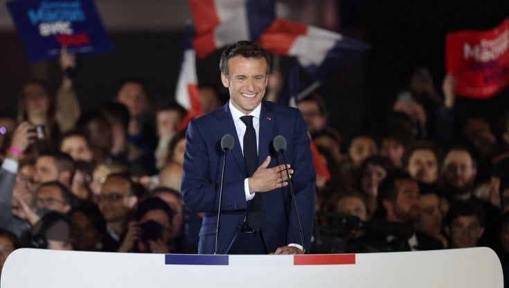 Dal Pd a FI, la gioia degli europeisti per la vittoria di Macron. E Draghi: "Splendida notizia per l'Ue". Tace Meloni