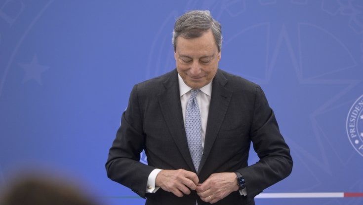 Reddito e inflazione. Draghi offre una sponda a Conte ma non cede sulle armi