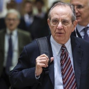 Padoan a Bruxelles, Riforma Pa e Alitalia. La settimana economico-finanziaria