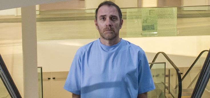Valerio Mastandrea: "La mia 'linea verticale' in corsia: il riscatto di un paziente aggrappato alla vita"