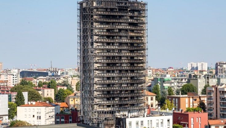 Incendio Milano, il proprietario dell'alloggio conferma: "L'elettricità in casa era staccata"